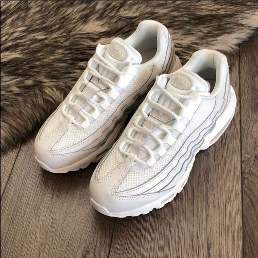 NWT Nike Air Max premium white - Picture 6 of 6
